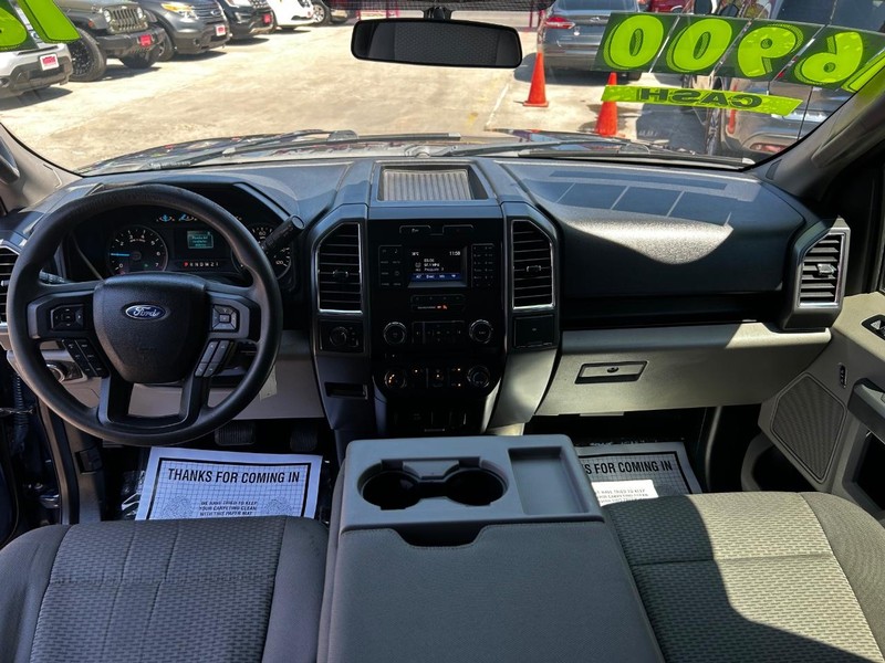 Ford F-150 Vehicle Full-screen Gallery Image 11