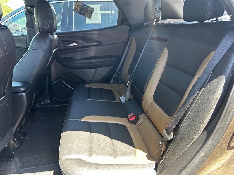 Chevrolet TrailBlazer Vehicle Full-screen Gallery Image 3