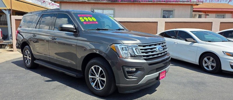 Ford Expedition Max Vehicle Full-screen Gallery Image 3