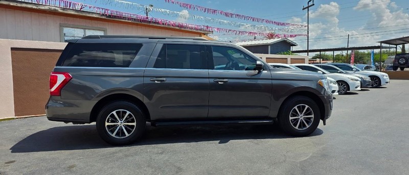 Ford Expedition Max Vehicle Full-screen Gallery Image 5