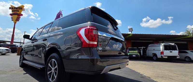 Ford Expedition Max Vehicle Full-screen Gallery Image 6