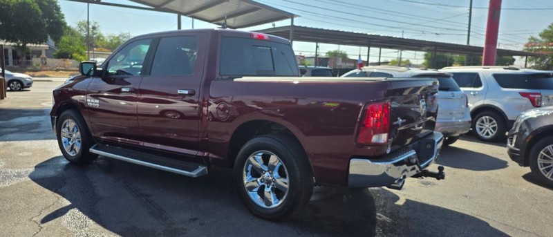 Ram 1500 Vehicle Full-screen Gallery Image 2