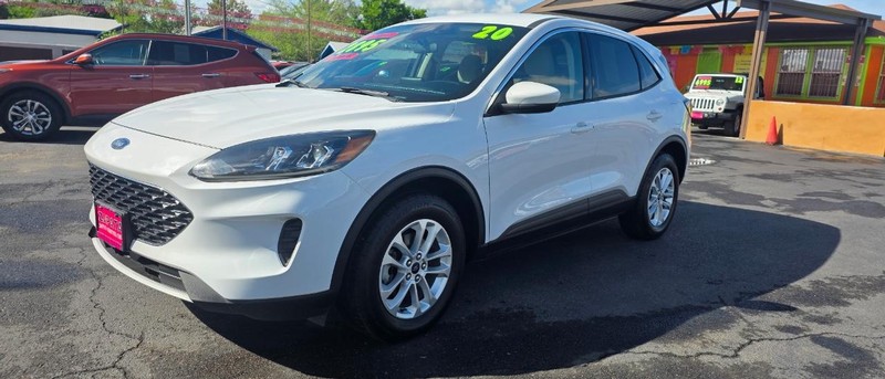 Ford Escape Vehicle Full-screen Gallery Image 2