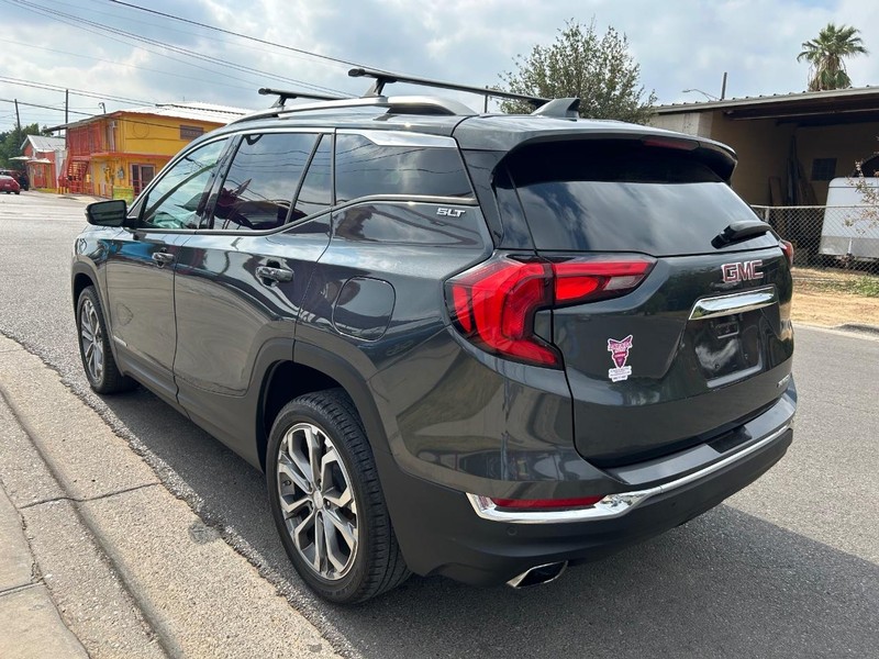 GMC Terrain Vehicle Full-screen Gallery Image 4