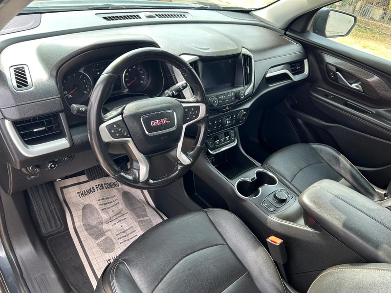 GMC Terrain Vehicle Full-screen Gallery Image 7
