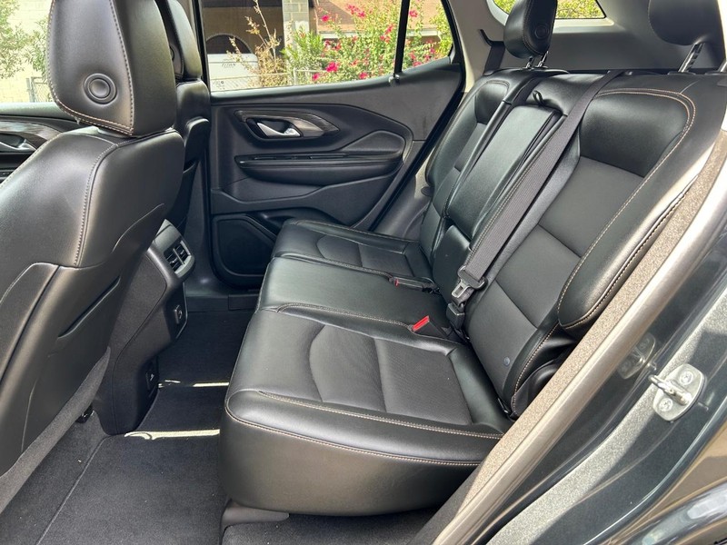 GMC Terrain Vehicle Full-screen Gallery Image 9