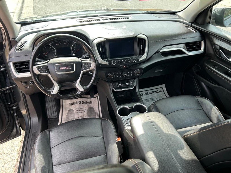 GMC Terrain Vehicle Full-screen Gallery Image 12