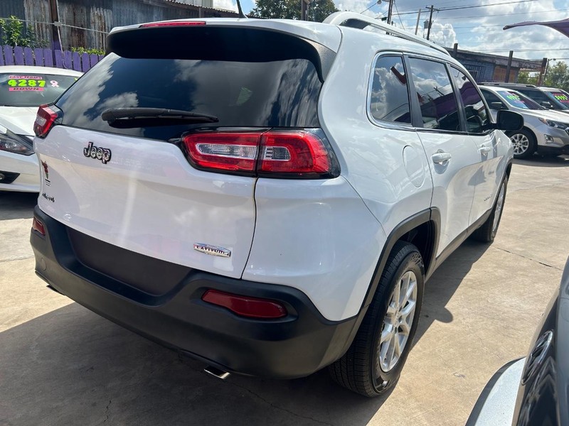 Jeep Cherokee Vehicle Full-screen Gallery Image 3