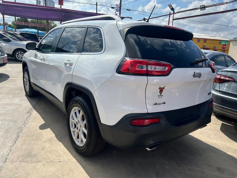 Jeep Cherokee Vehicle Full-screen Gallery Image 4