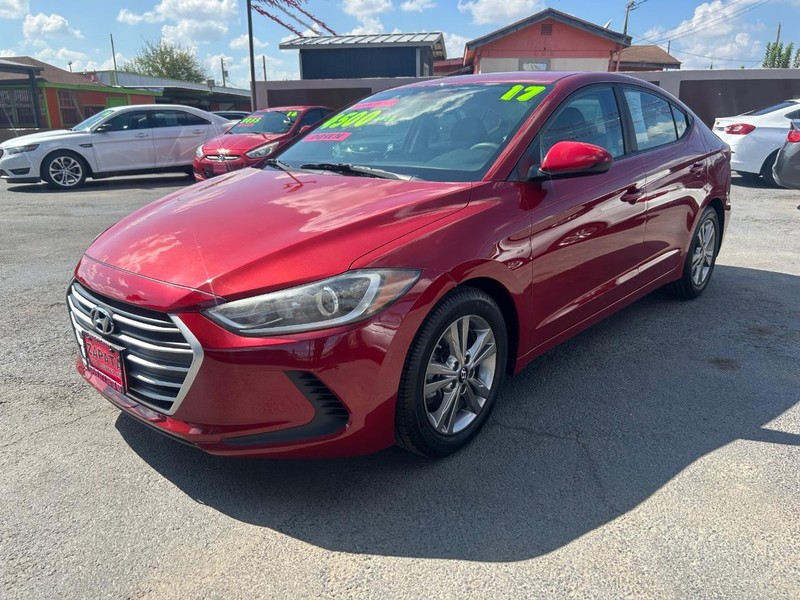 Hyundai Elantra Vehicle Full-screen Gallery Image 2