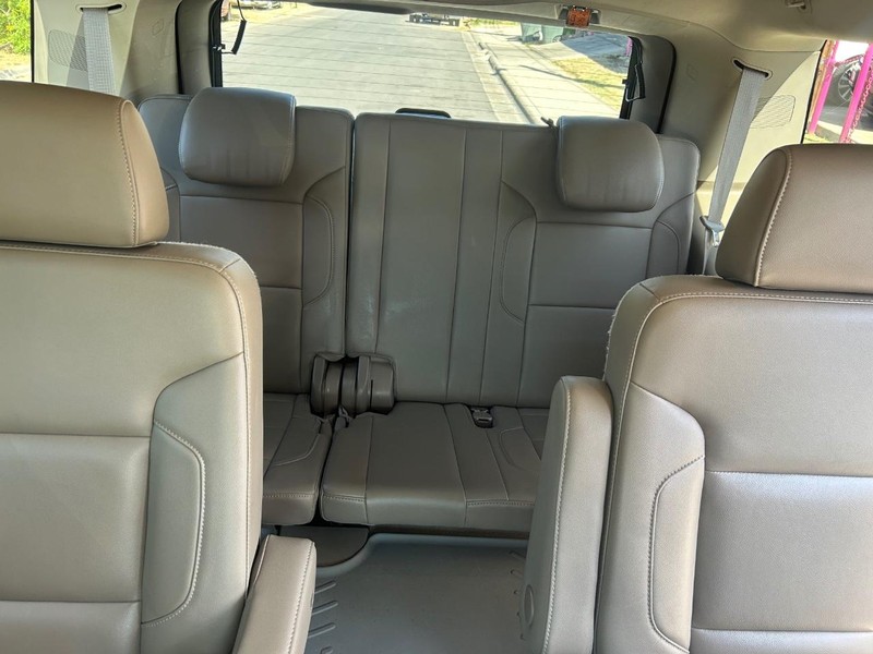 Chevrolet Tahoe Vehicle Full-screen Gallery Image 9