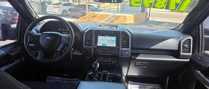 Ford F-150 Vehicle Full-screen Gallery Image 7