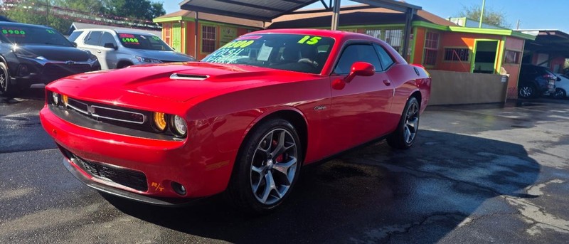 Dodge Challenger Vehicle Full-screen Gallery Image 2