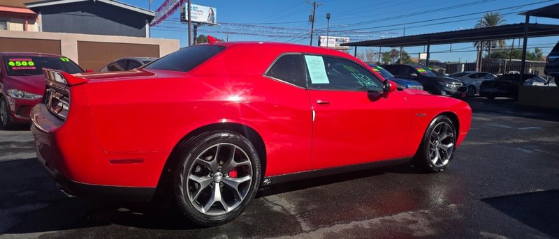 Dodge Challenger Vehicle Full-screen Gallery Image 3