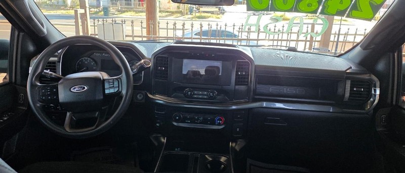 Ford F-150 Vehicle Full-screen Gallery Image 6