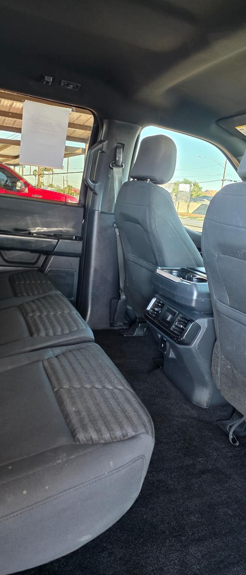 Ford F-150 Vehicle Full-screen Gallery Image 7