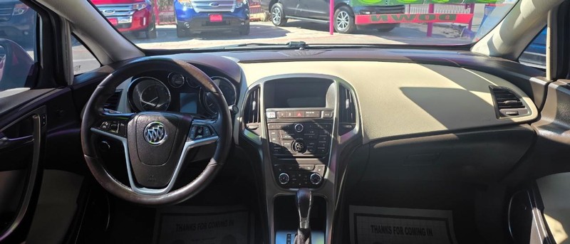 Buick Verano Vehicle Full-screen Gallery Image 5