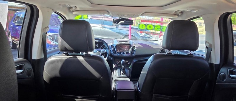 Ford Escape Vehicle Full-screen Gallery Image 6