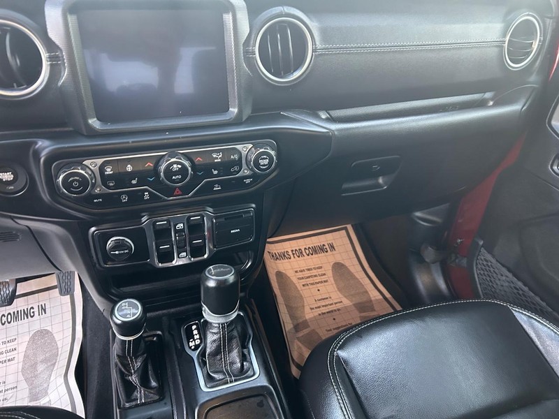 Jeep Gladiator Vehicle Full-screen Gallery Image 10