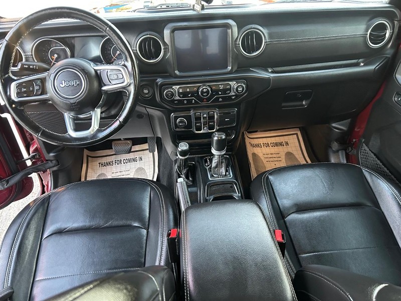 Jeep Gladiator Vehicle Full-screen Gallery Image 11