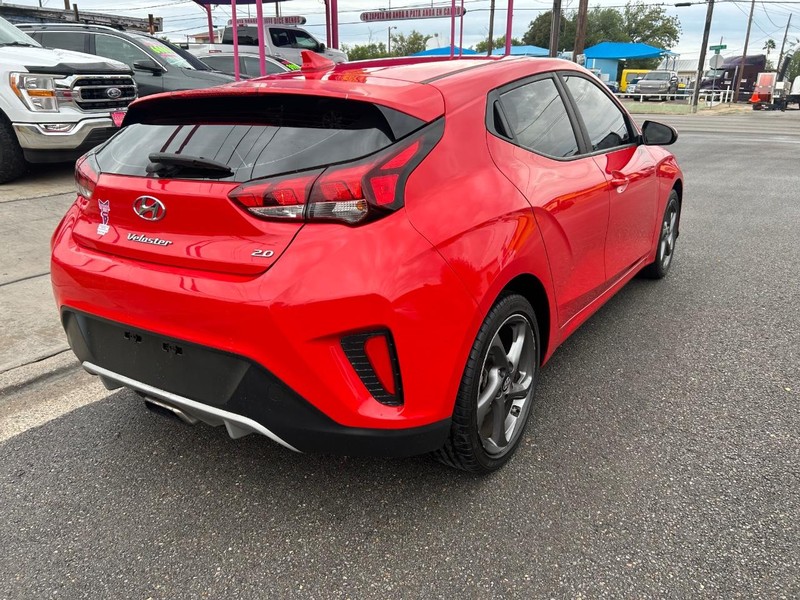 Hyundai Veloster Vehicle Full-screen Gallery Image 2