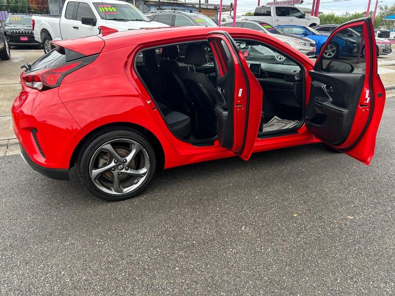 Hyundai Veloster Vehicle Full-screen Gallery Image 6