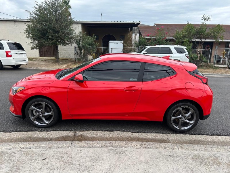 Hyundai Veloster Vehicle Full-screen Gallery Image 7