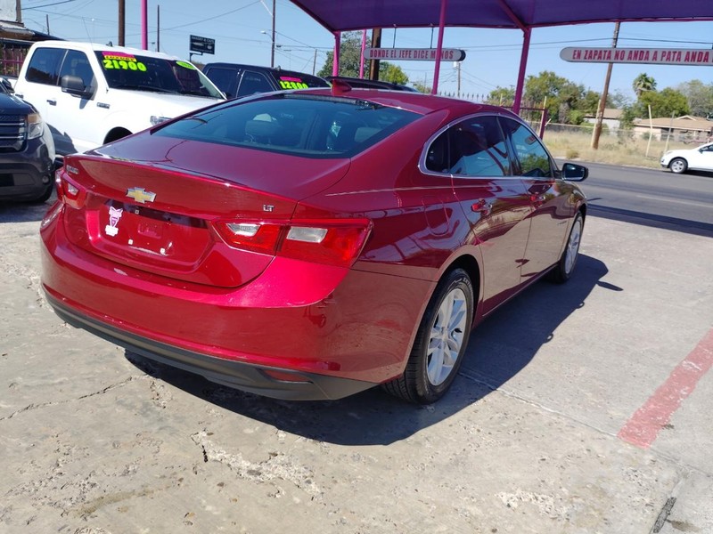 Chevrolet Malibu Vehicle Full-screen Gallery Image 3