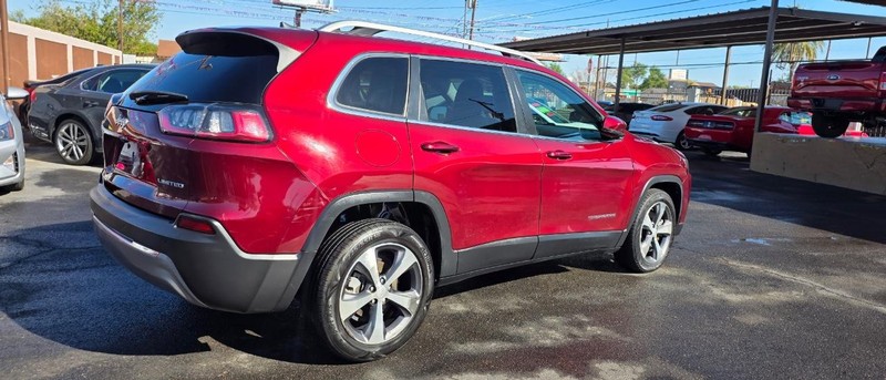 Jeep Cherokee Vehicle Full-screen Gallery Image 4