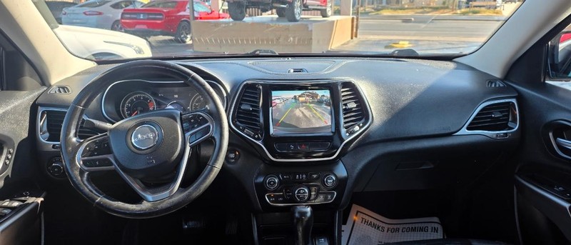 Jeep Cherokee Vehicle Full-screen Gallery Image 6