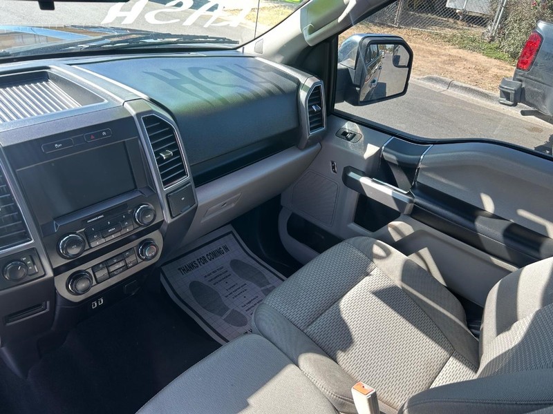 Ford F-150 Vehicle Full-screen Gallery Image 7