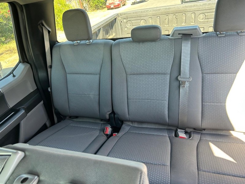 Ford F-150 Vehicle Full-screen Gallery Image 10