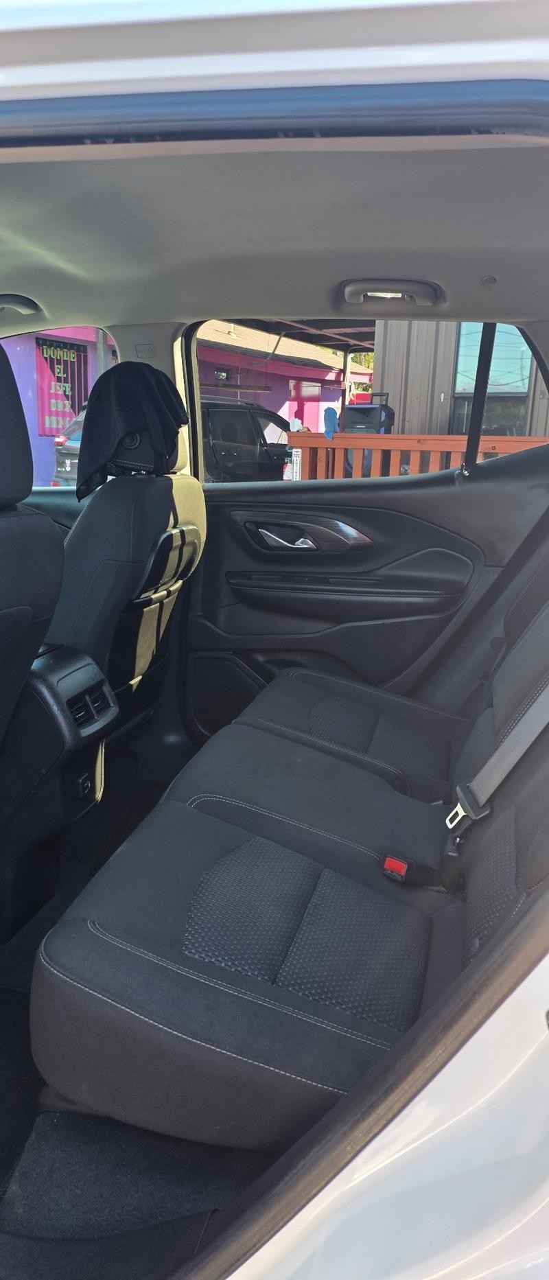 GMC Terrain Vehicle Full-screen Gallery Image 5