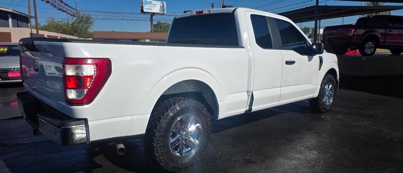 Ford F-150 Vehicle Full-screen Gallery Image 3