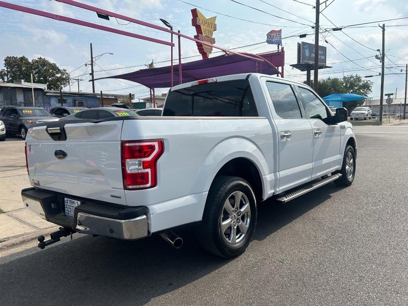 Ford F-150 Vehicle Full-screen Gallery Image 4