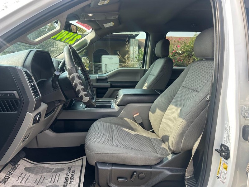 Ford F-150 Vehicle Full-screen Gallery Image 5