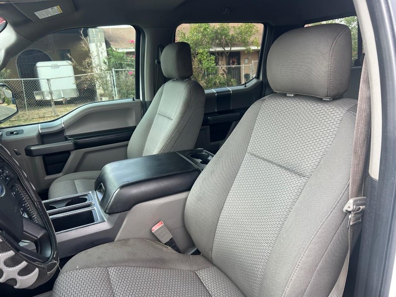 Ford F-150 Vehicle Full-screen Gallery Image 10