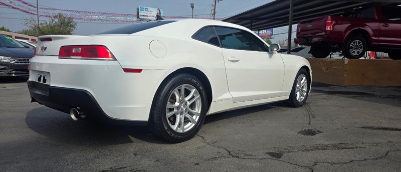 Chevrolet Camaro Vehicle Full-screen Gallery Image 2