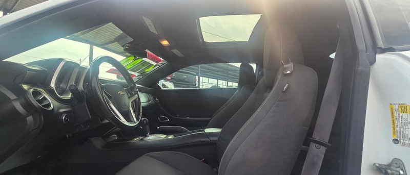 Chevrolet Camaro Vehicle Full-screen Gallery Image 5