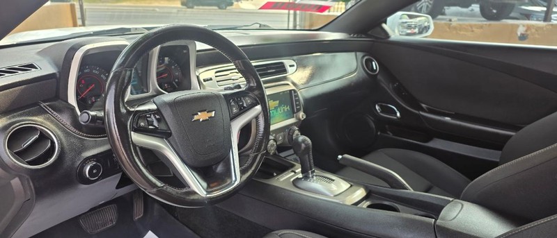 Chevrolet Camaro Vehicle Full-screen Gallery Image 6