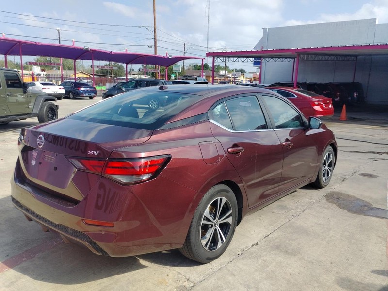 Nissan Sentra Vehicle Full-screen Gallery Image 4