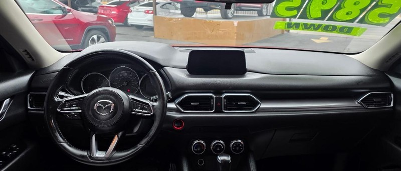 Mazda CX-5 Vehicle Full-screen Gallery Image 6