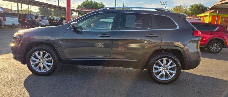 Jeep Cherokee Vehicle Full-screen Gallery Image 3