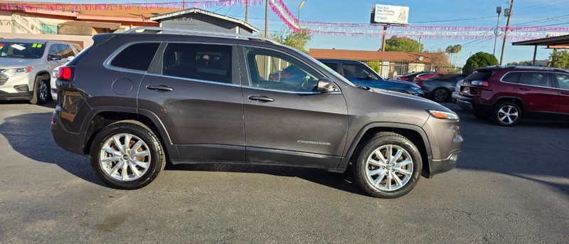 Jeep Cherokee Vehicle Full-screen Gallery Image 4