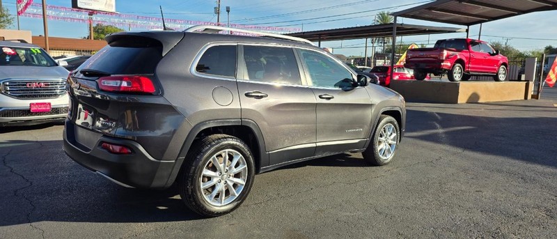 Jeep Cherokee Vehicle Full-screen Gallery Image 5