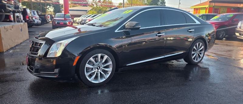 Cadillac XTS Vehicle Full-screen Gallery Image 2