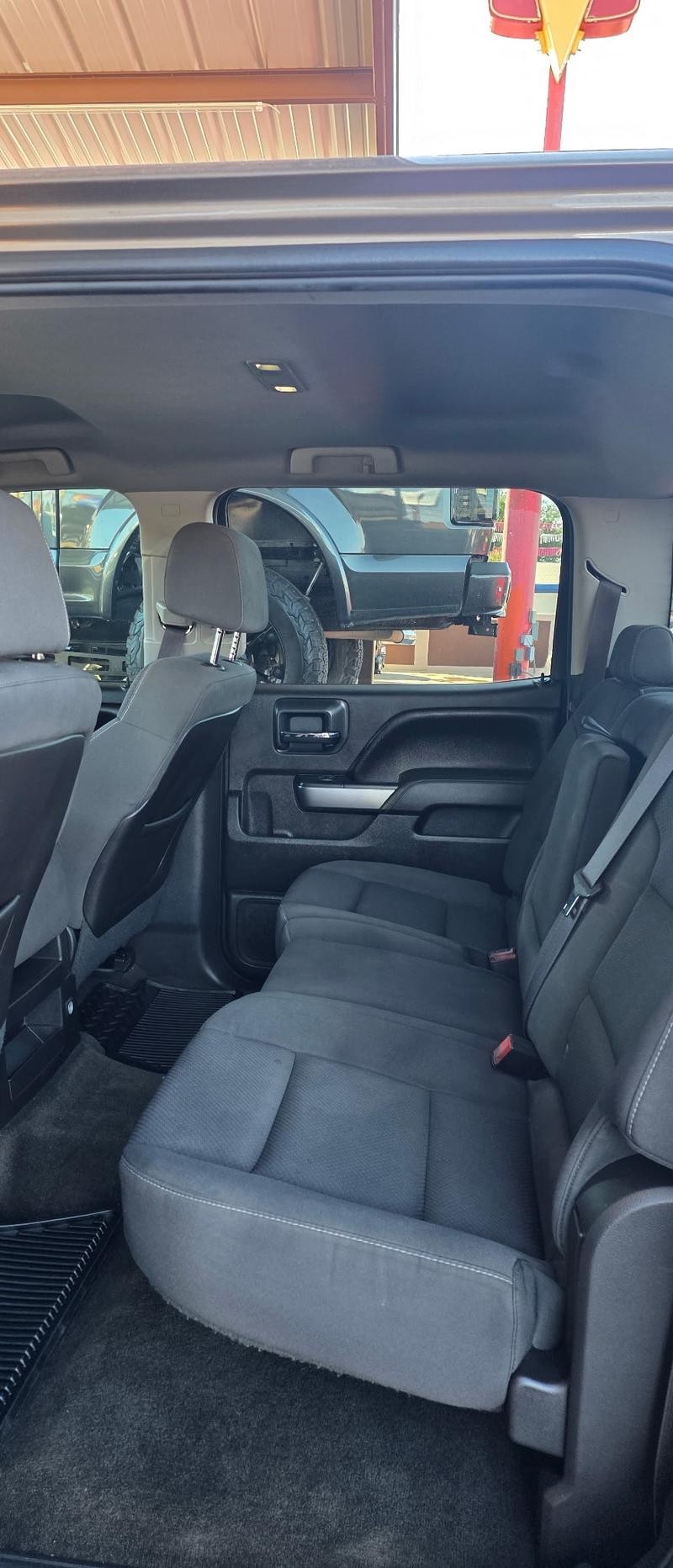 Chevrolet Silverado 1500 Vehicle Full-screen Gallery Image 7