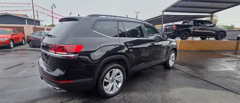 Volkswagen Atlas Vehicle Full-screen Gallery Image 2