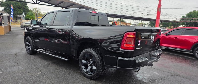 Ram 1500 Vehicle Full-screen Gallery Image 3