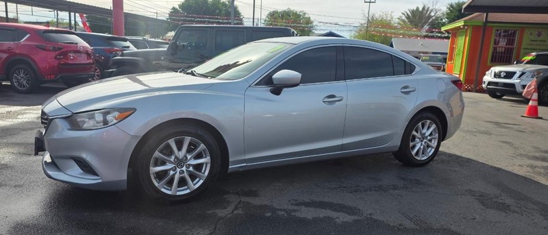 Mazda MAZDA6 Vehicle Full-screen Gallery Image 2